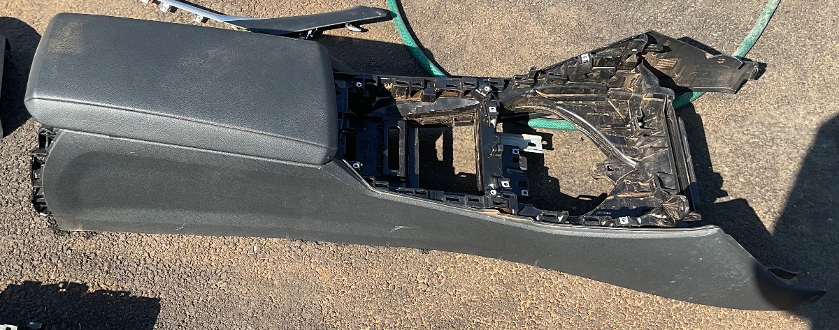 G20 CENTER CONSOLE