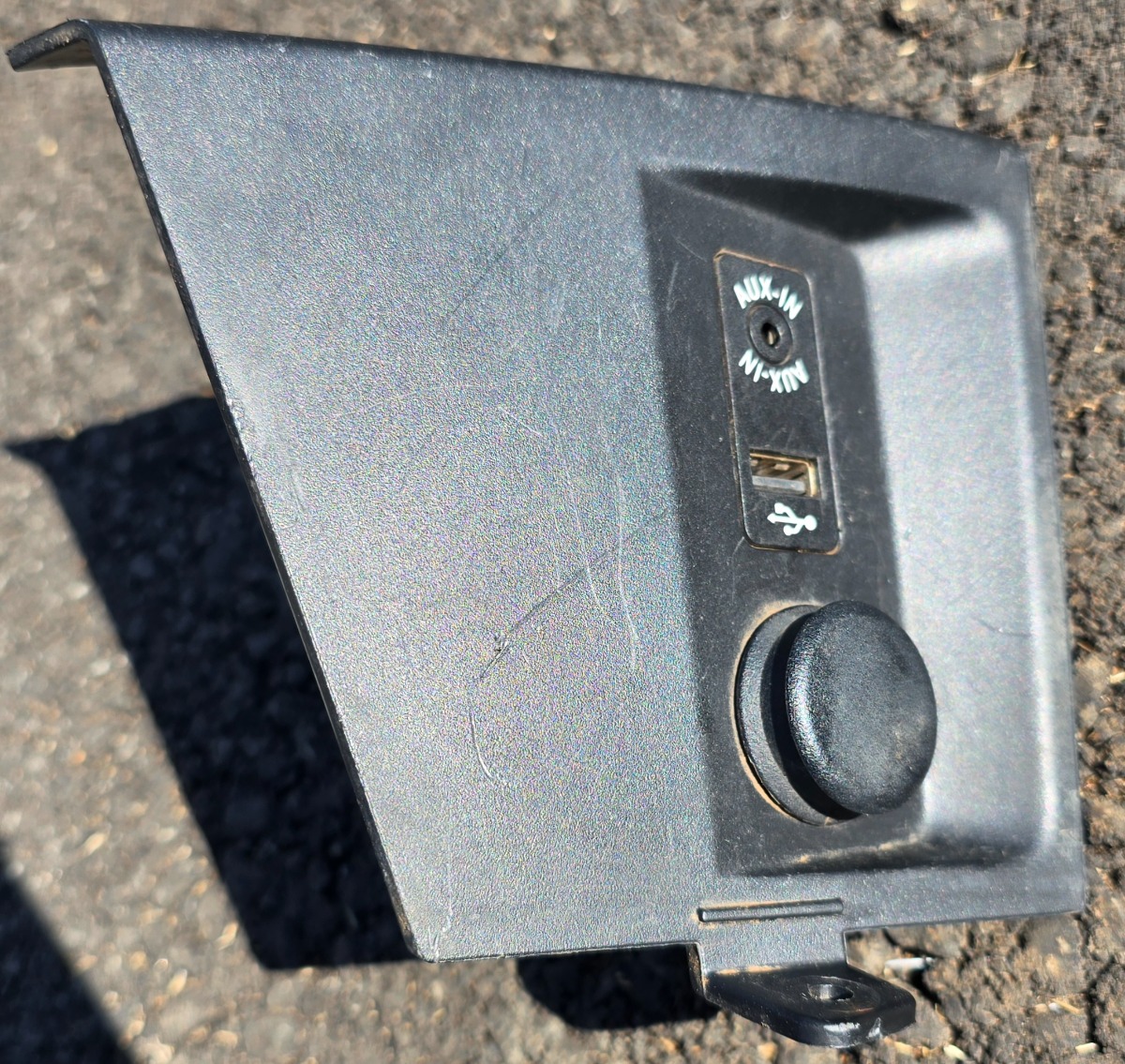 F48 X1 CENTRE CONSOLE AUX TRIM