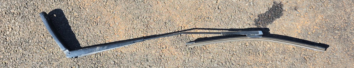 F48 X1 Windshield Wiper Arm - Left