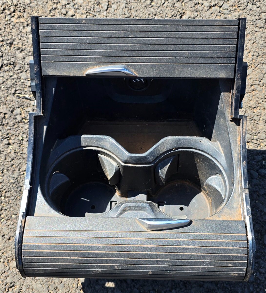 F48 X1 CENTRE CONSOLE CUP HOLDER