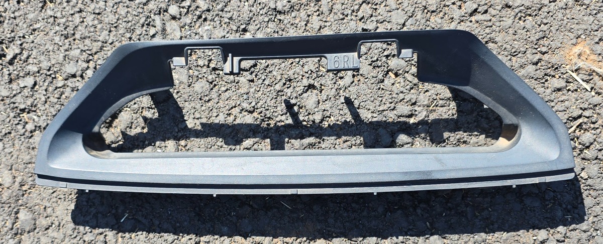 F48 X1 Front Control Element Trim