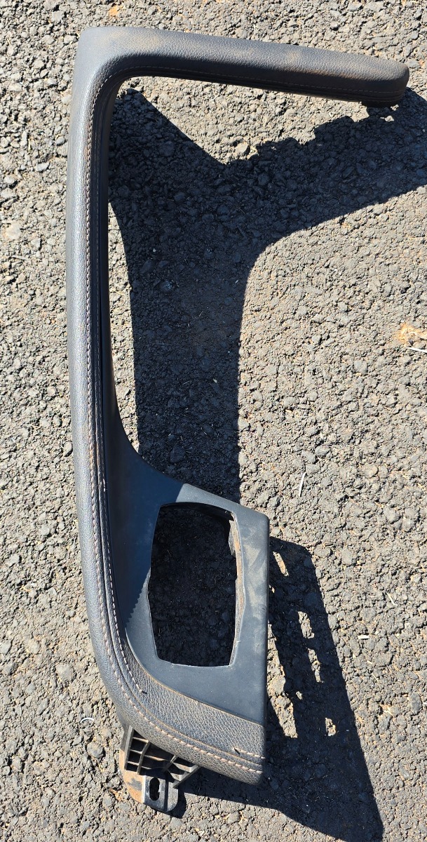 F48 X1 CENTRE CONSOLE TRIM