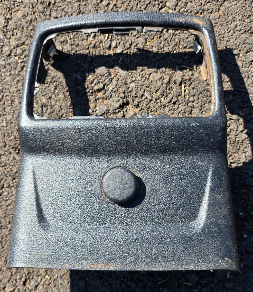 F48 X1 CENTRE CONSOLE REAR VENT TRIM