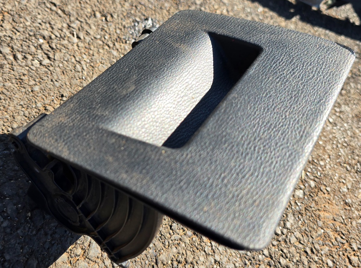 F48 X1 RIGHT LOWER CUBBY
