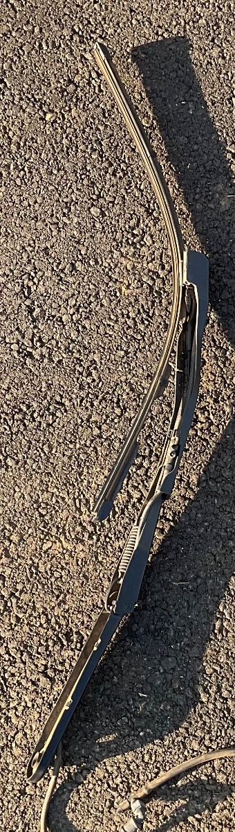 G20 WIPER ARM LEFT