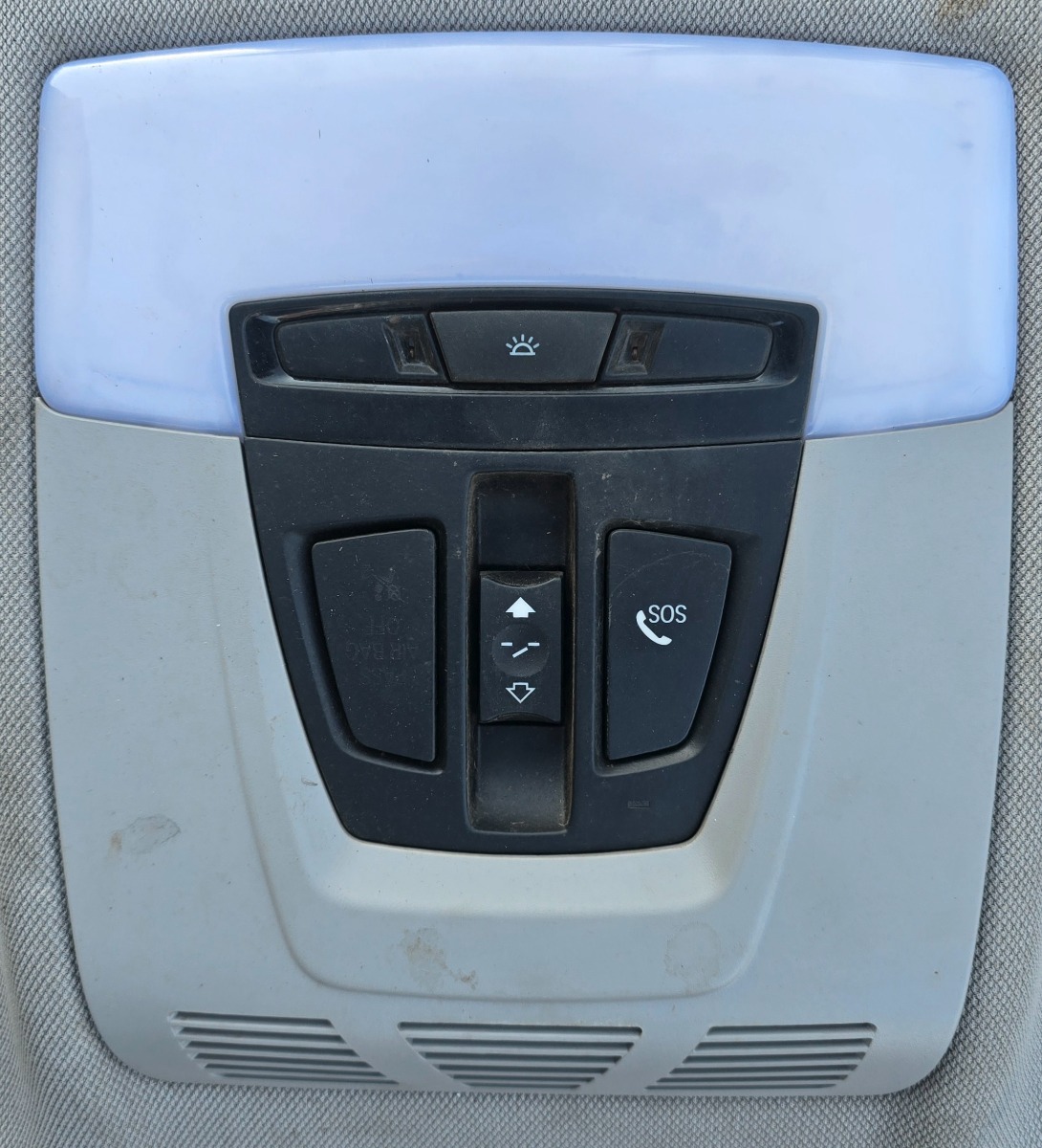F48 X1 DOME LIGHT WITH SUNROOF