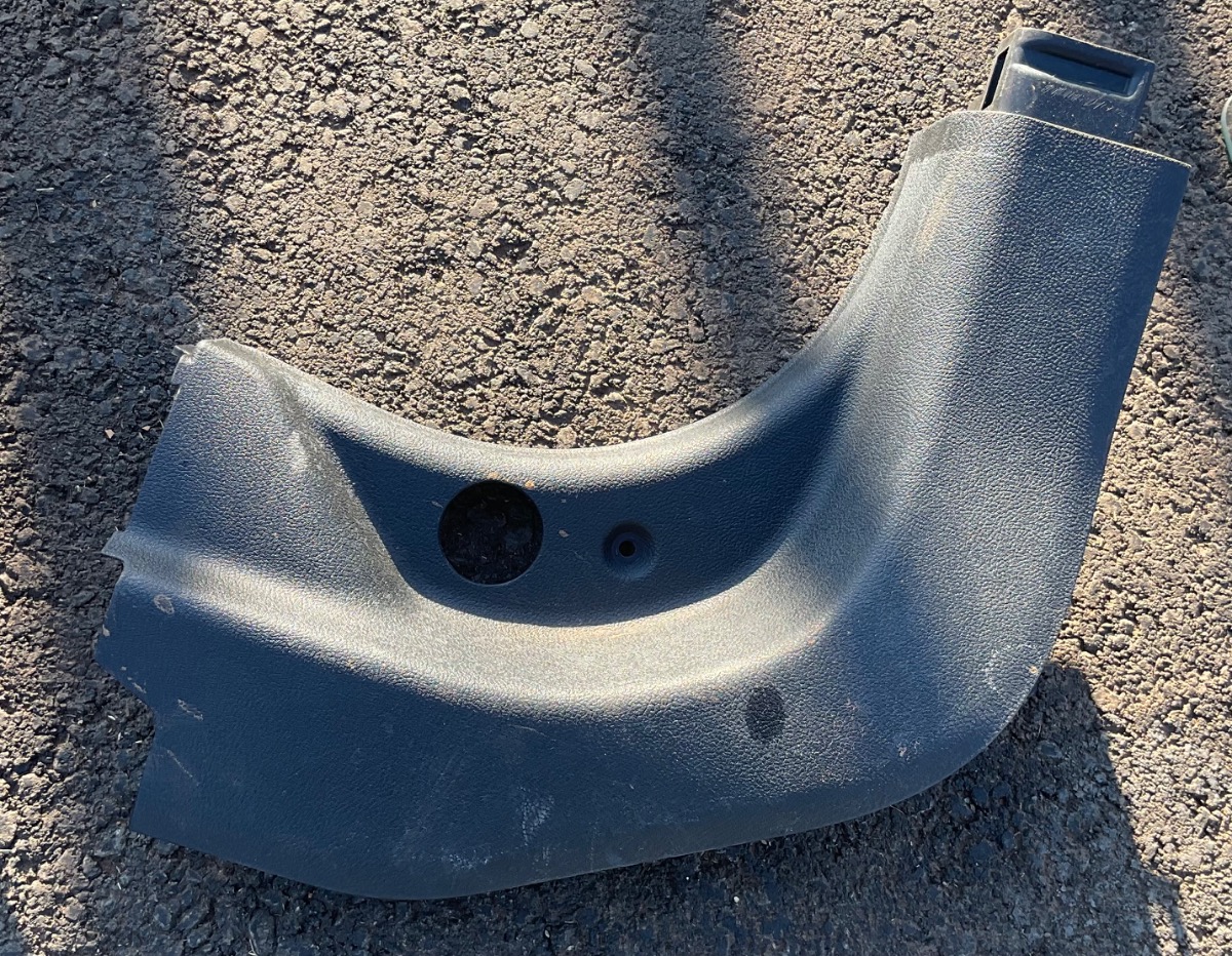 G20 LEFT FRONT LOWER A PILLAR TRIM