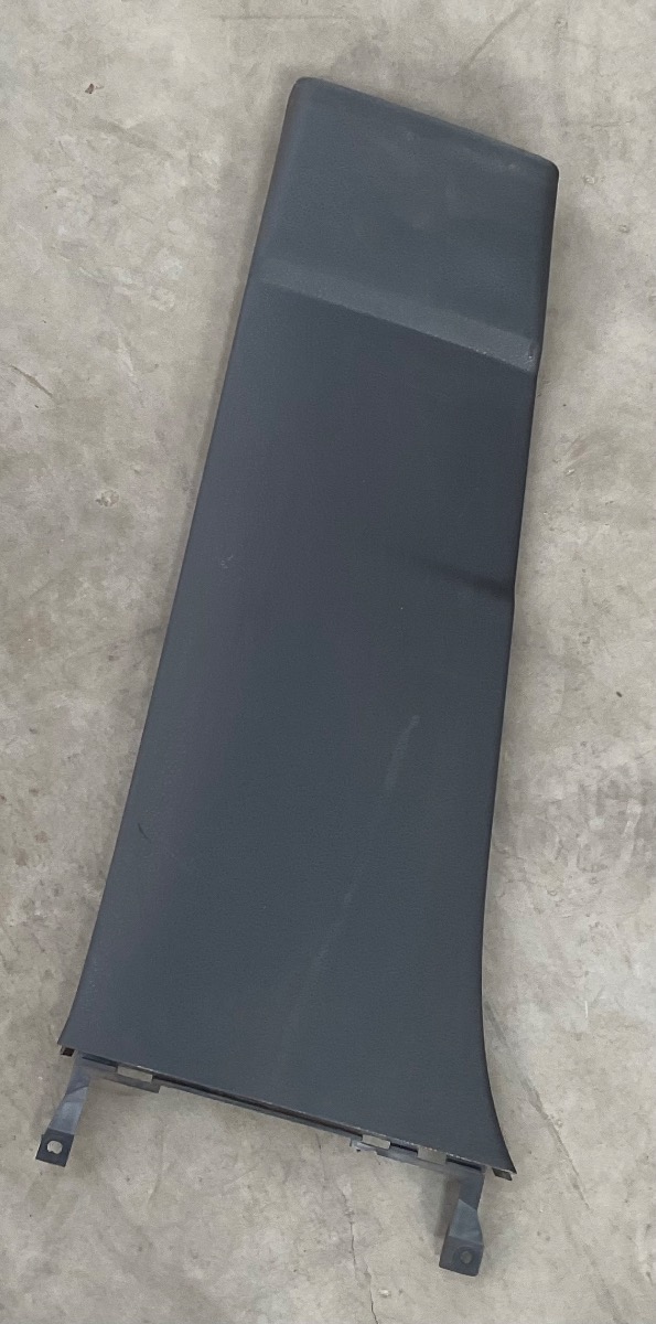 POLO MK 3 LEFT LOWER B PILLAR TRIM