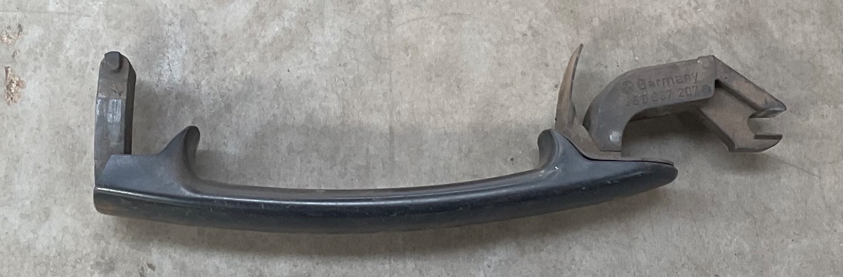 POLO R=L DOOR OUT HANDLE FRONT PIECE