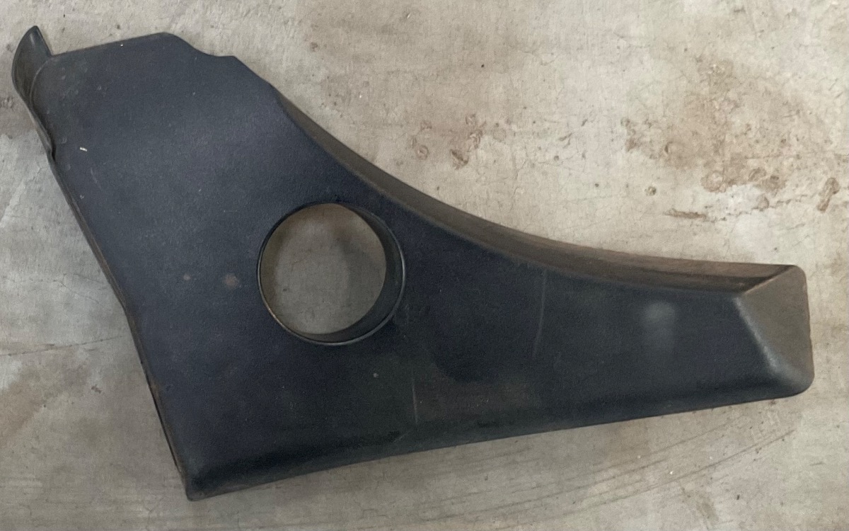 TT LEFT REAR UPPER BUMPER TRIM