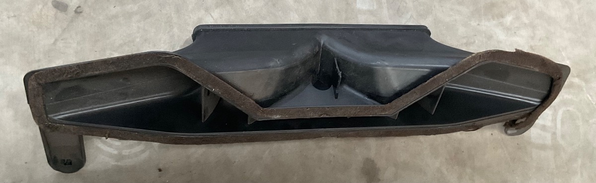 TT intermediate plate for air distribution housing