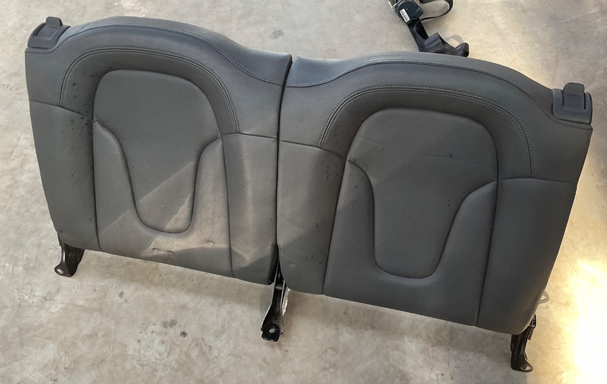 TT REAR SEAT BACK REST
