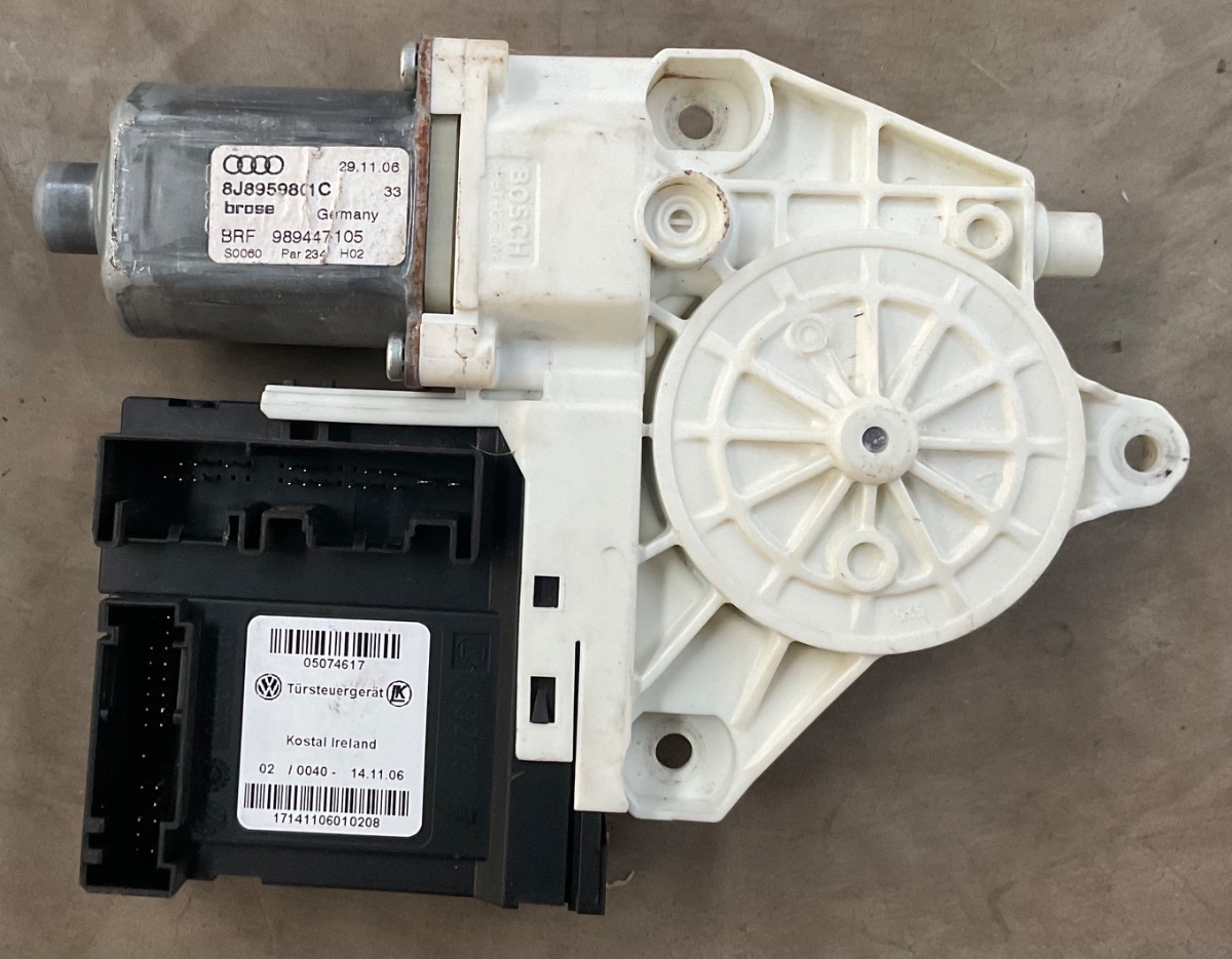 TT RIGHT WINDOW MOTOR