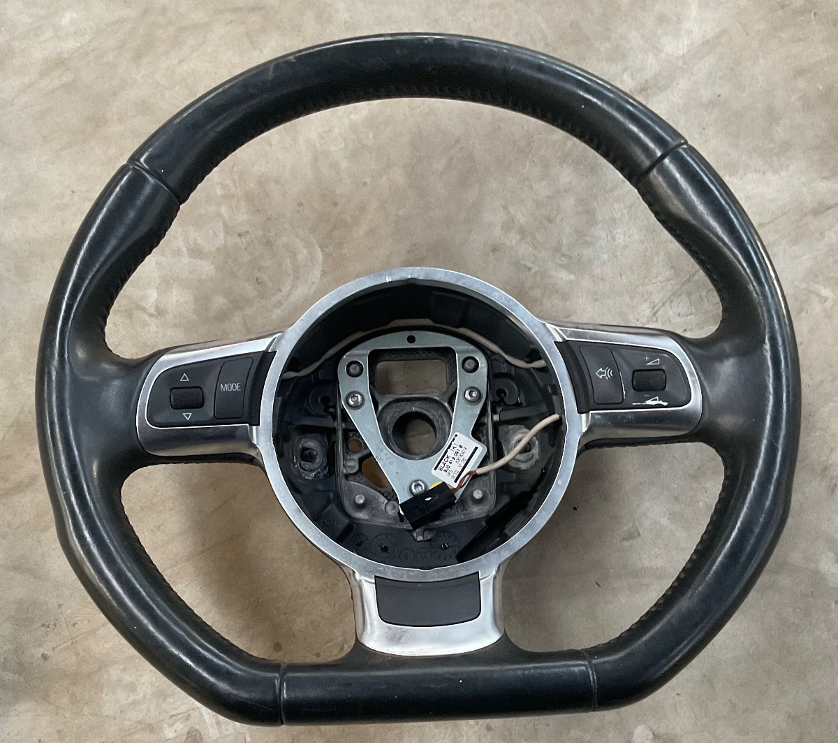 TT STEERING WHEEL
