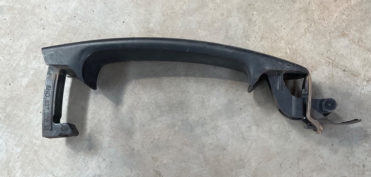 POLO 6/7/NEW VIVO R=L OUTER DOOR HANDLE