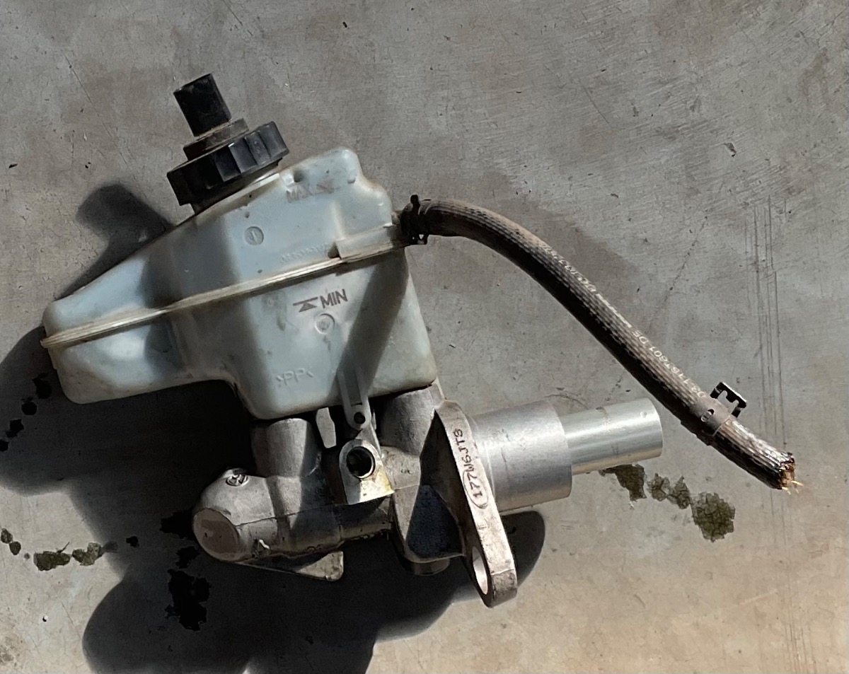 TT BRAKE MASTER CYLINDER