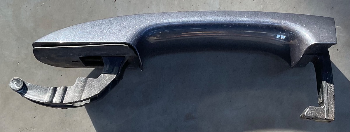 T CROSS RIGHT FRONT OUTER DOOR HANDLE