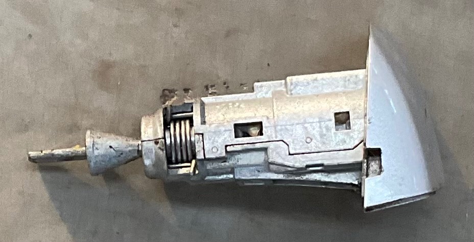 T CROSS RIGHT FRONT DOOR BAREL