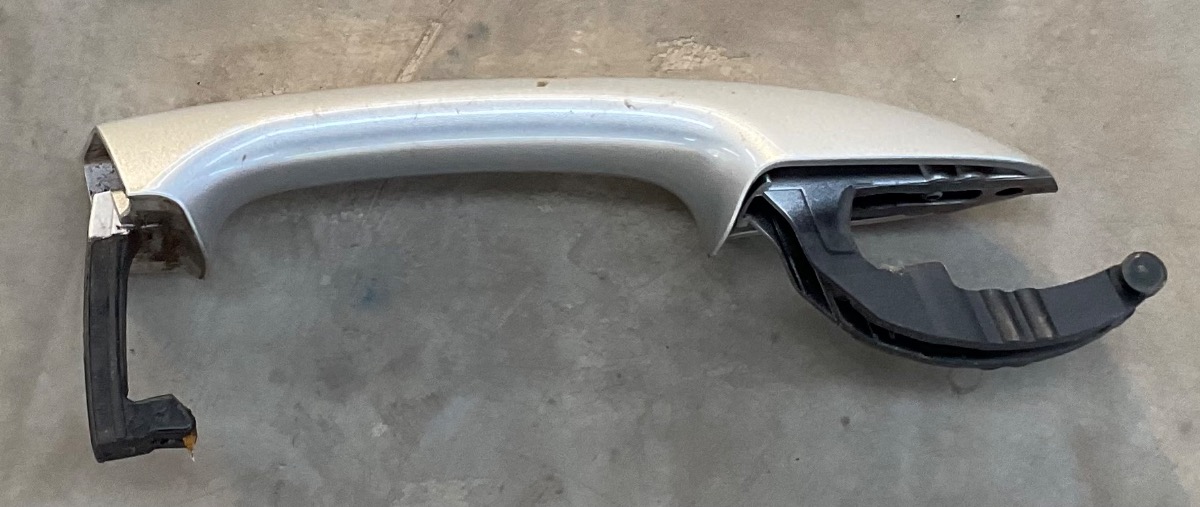 T CROSS RIGHT FRONT OUTER DOOR HANDLE