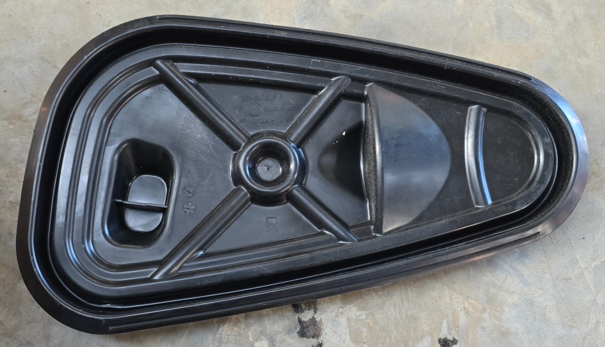 POLO MK 8/9 DOOR SOUNDPAD RIGHT FRONT