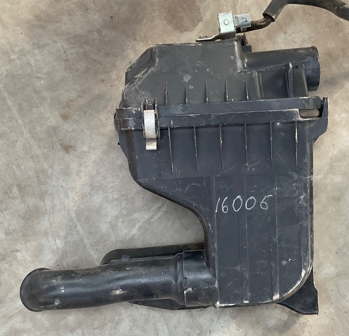 SUZUKI ALTO AIR FILTER HOUSING