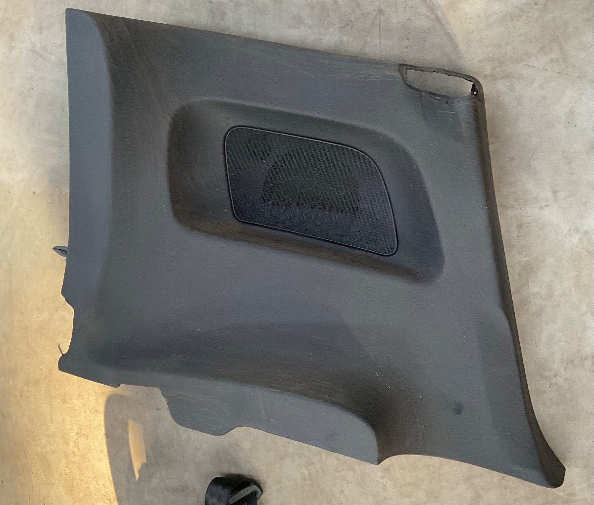 TT LEFT REAR INNER QUATER TRIM PANNEL