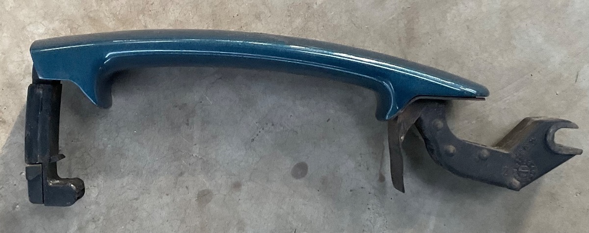 TT RIGHT OUTER DOOR HANDLE