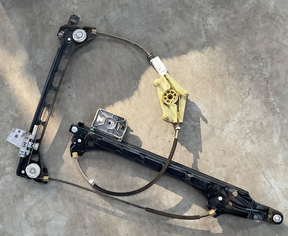 TT RIGHT WINDOW MECH ELEC