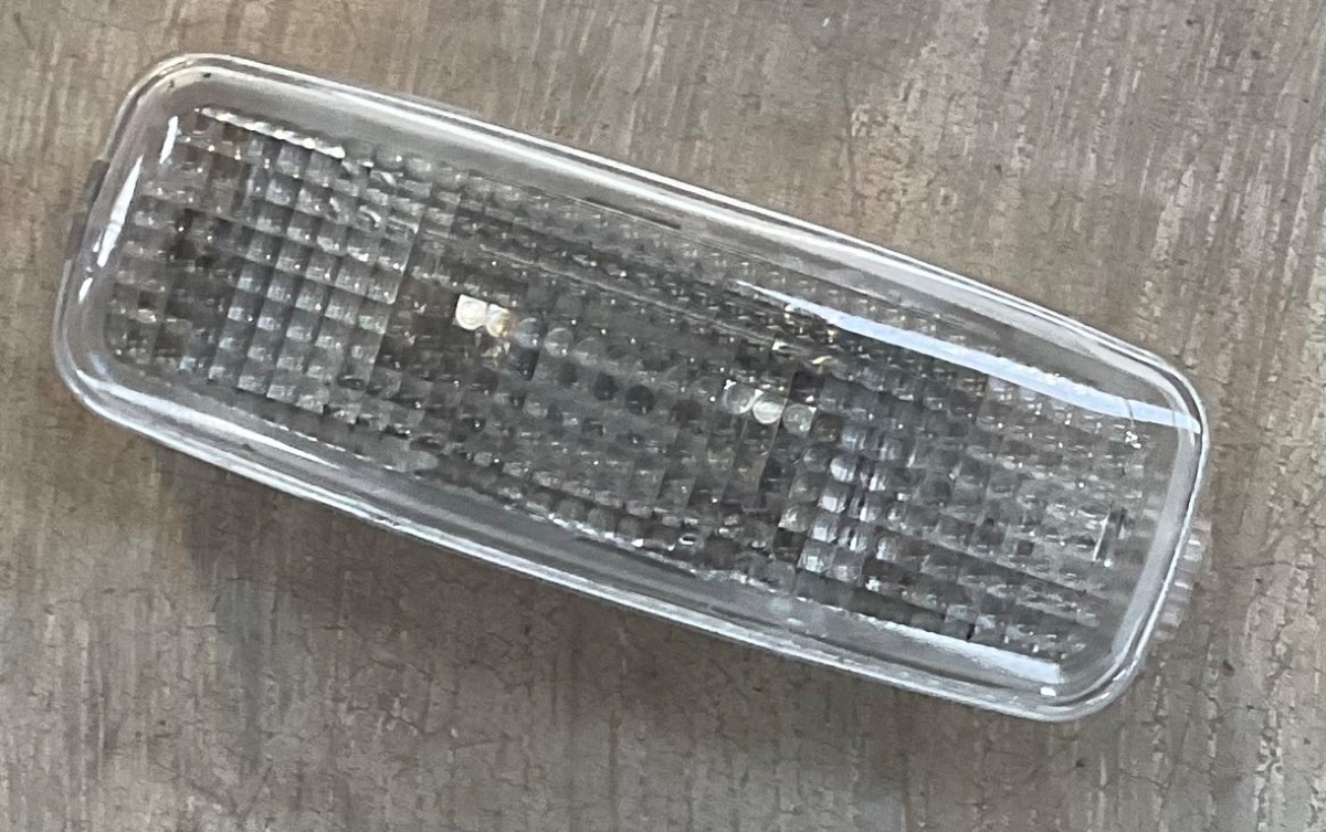 TT FRONT SIDE READING LIGHT