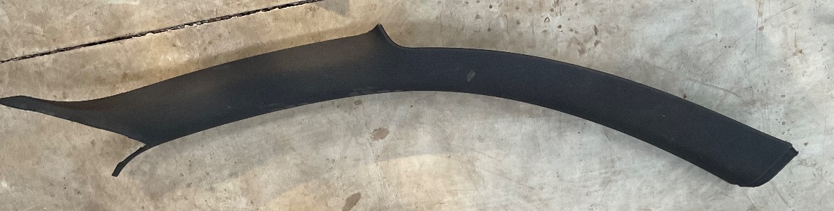 TT A PILLAR TRIM RIGHT