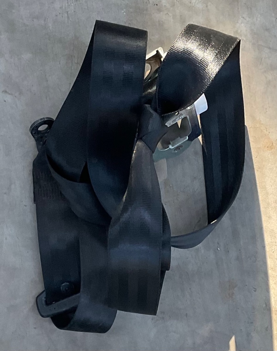 TT LEFT REAR SEAT BELT