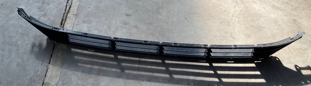 FIGO BUMPER CENTRE GRILL