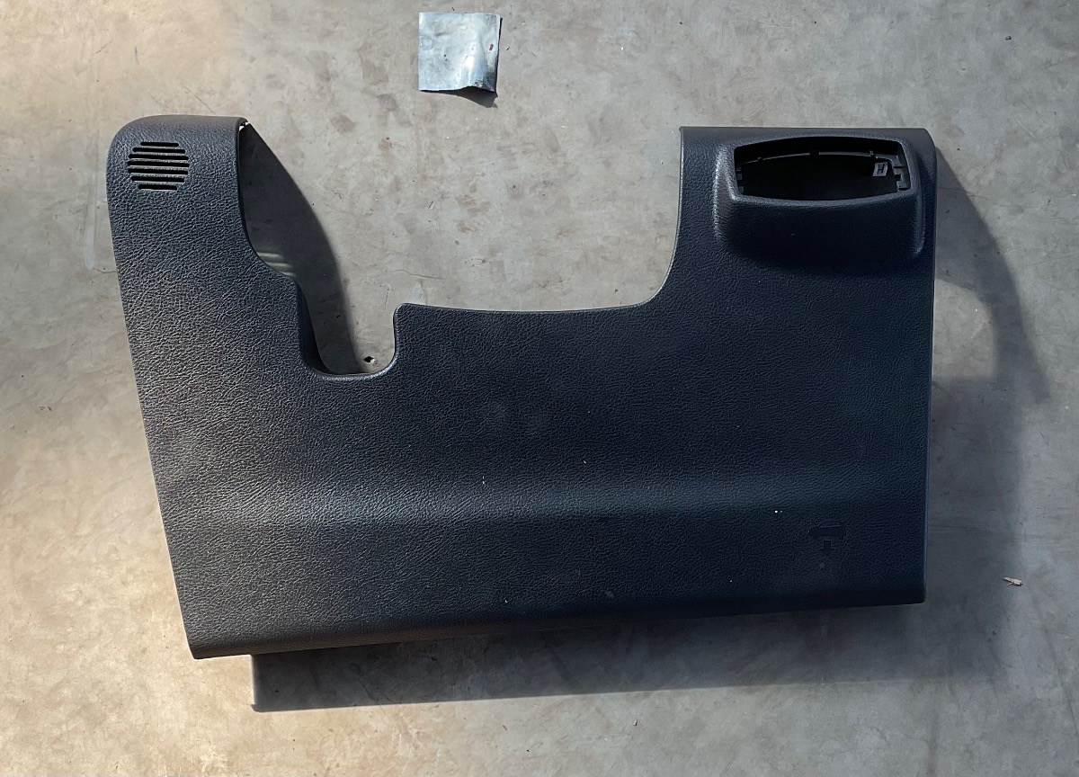 FIGO LOWER DASH TRIM RIGHT