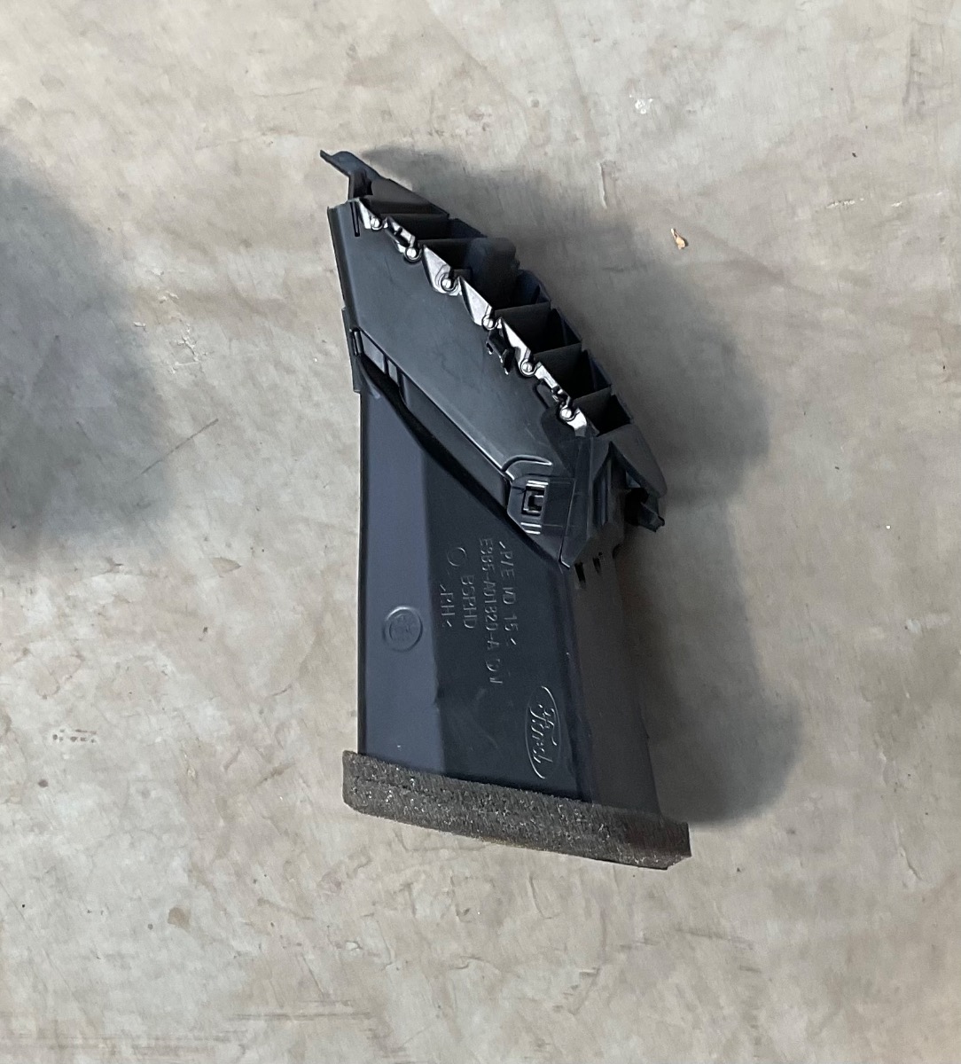 FIGO CENTRE DASH VENT RIGHT