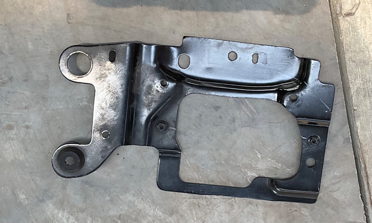 FIGO BATTERY TRAY BRACKET