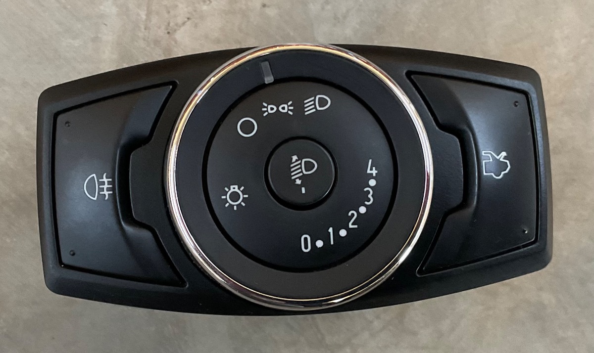 FIGO HEADLIGHT SWITCH