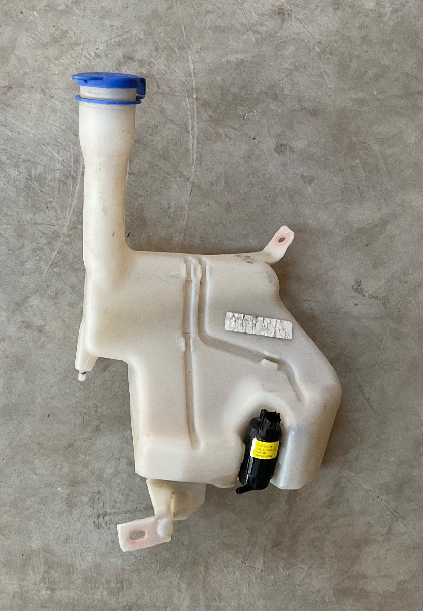 FIGO WINDSCREEN WASHER BOTTLE