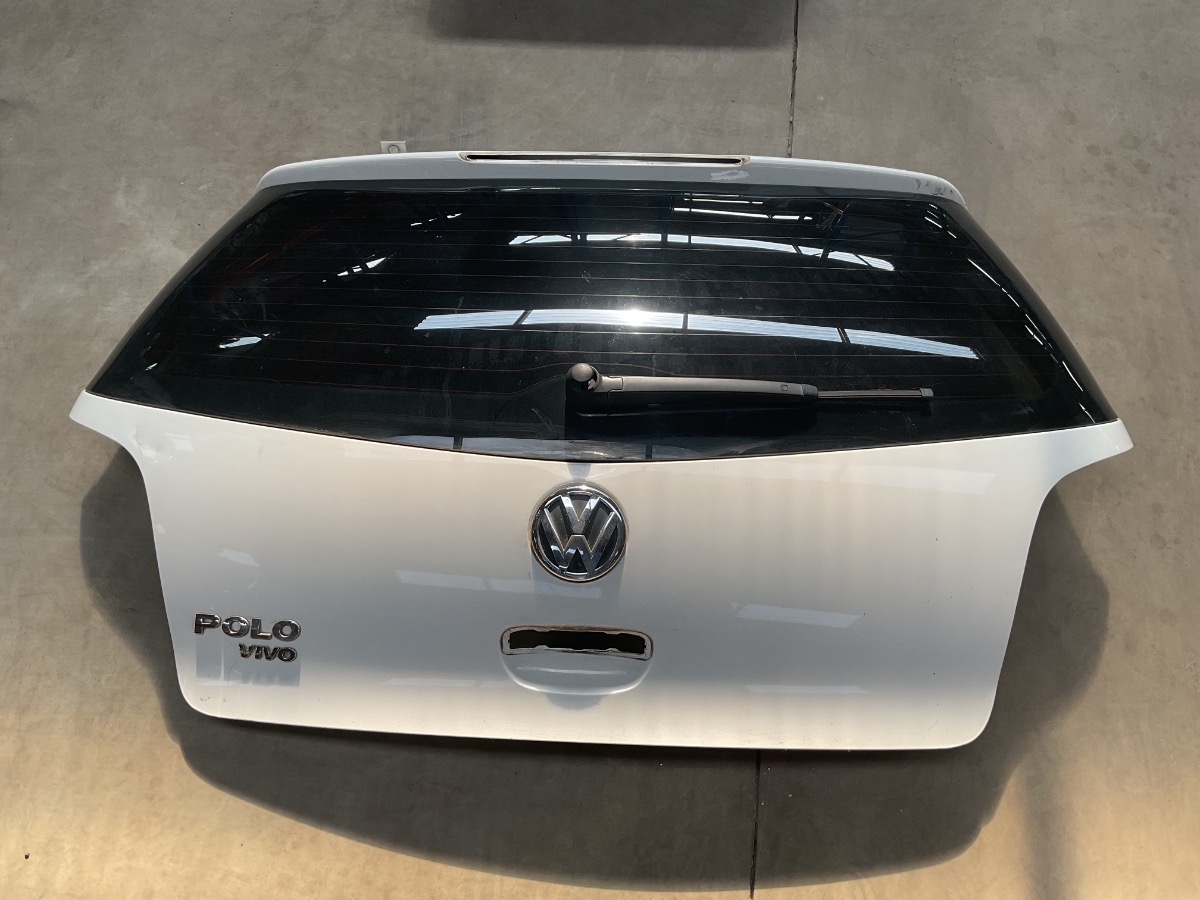 POLO VIVO TAILGATE SHELL