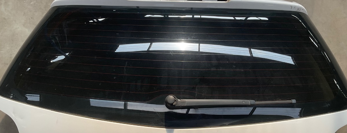 POLO VIVO TAILGATE GLASS