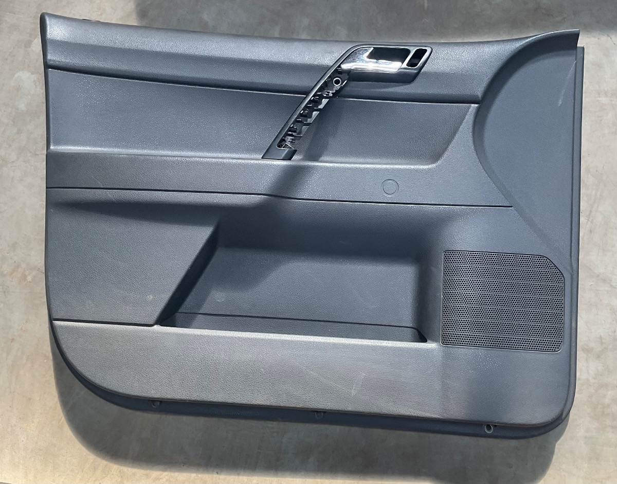POLO VIVO LEFT FRONT DOOR PANEL