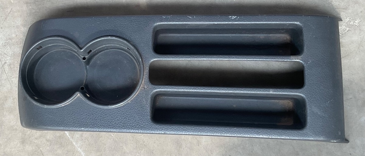 POLO VIVO CENTRE CONSOLE TRIM