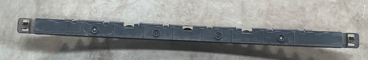 POLO VIVO REAR BUMPER CENTRE BRACKET