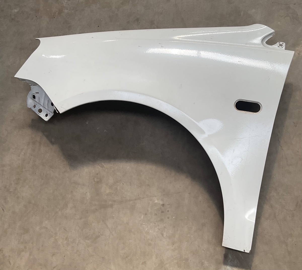 POLO VIVO LEFT FENDER DAMAGED