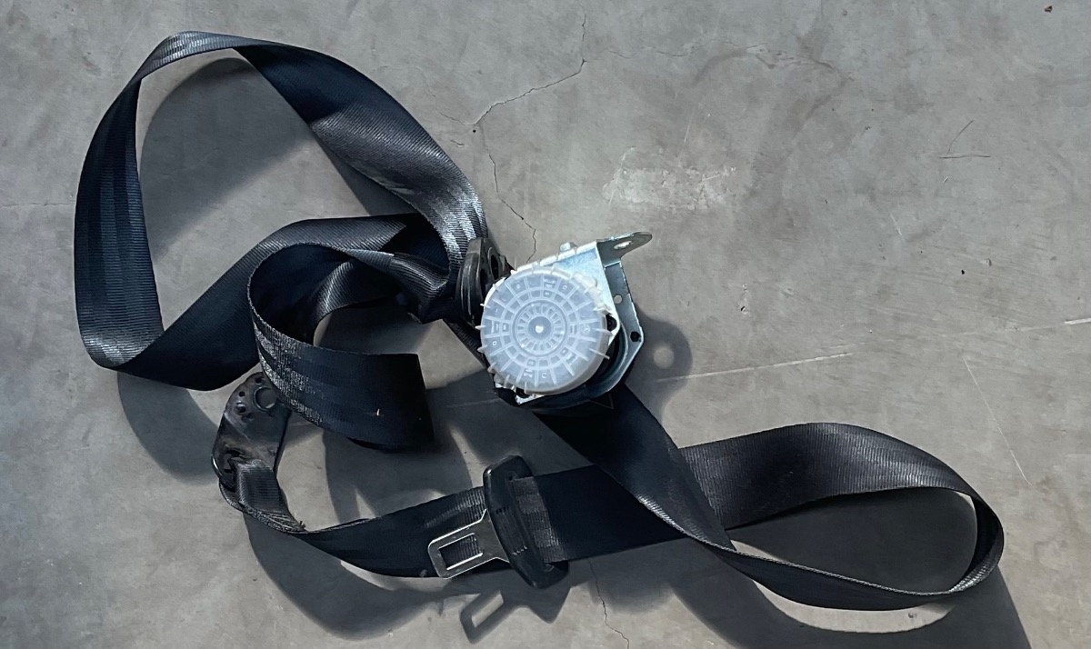 POLO VIVO LEFT FRONT SEAT BELT