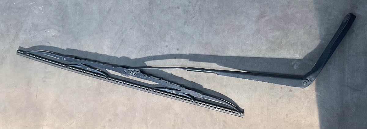 POLO VIVO RIGHT WIPER ARM