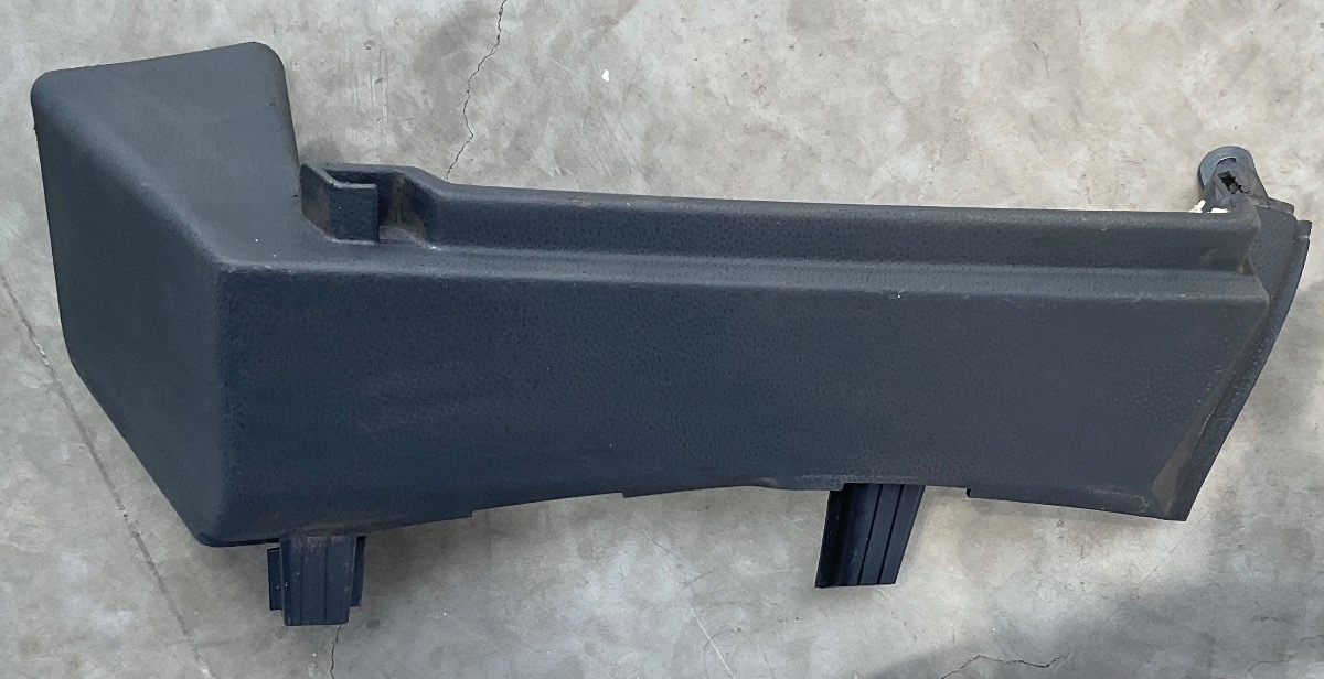 POLO VIVO REAR PARCEL TRAY BRACKET LEFT