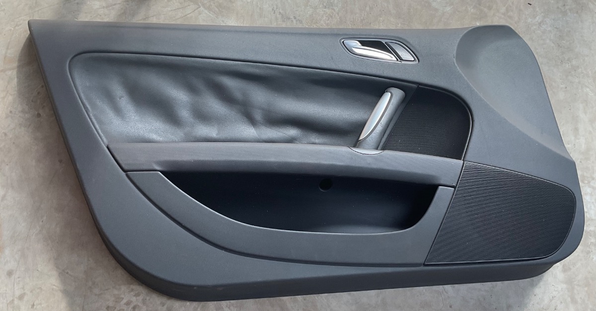 TT LEFT DOOR PANEL