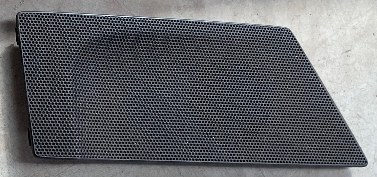 TT LEFT DOOR PANEL SPEAKER GRILL