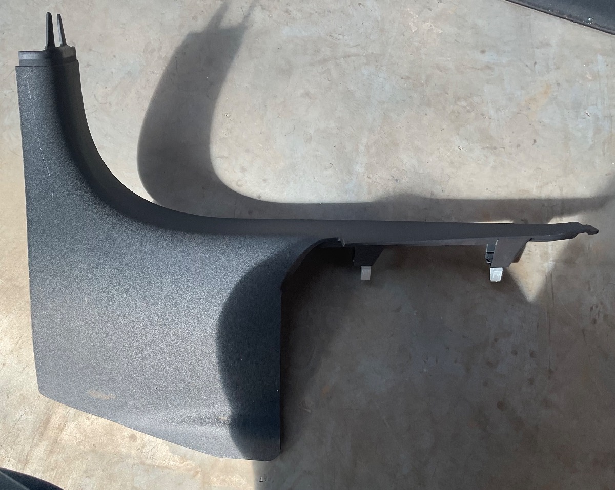 TT LEFT FRONT LOWER KICK PANEL TRIM