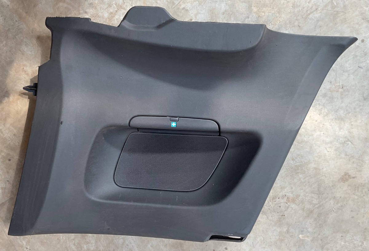 TT LEFT REAR INNER TRIM PANNEL